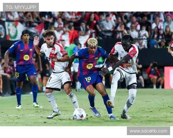 西甲战平巴列卡诺 亚马尔点射建功奥尔莫错失良机